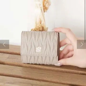 그레이쉬 베이지 퀼팅 3단 폴더형 지갑