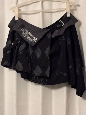 h.naoto anarchyism 미니 스커트