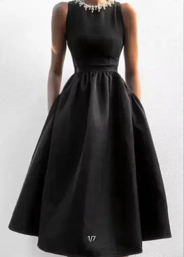 엘레강트 블랙 A라인 드레스