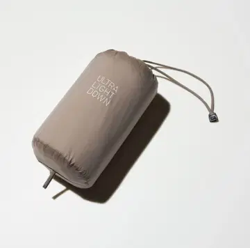 UNIQLO 울트라 라이트 다운 블랙 자켓