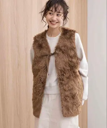 미사용 새상품 니코앤드 리버서블 퍼 베스트