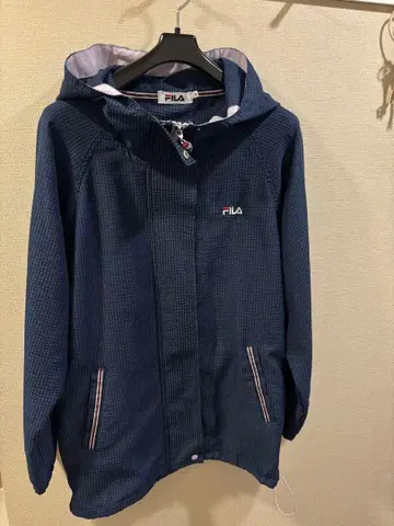 FILA 네이비 시어서커 소재의 UV 선블록 후드티
