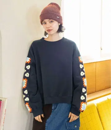 미사용 새상품 니코앤드 크로셰 콤비 풀오버 다크 블루