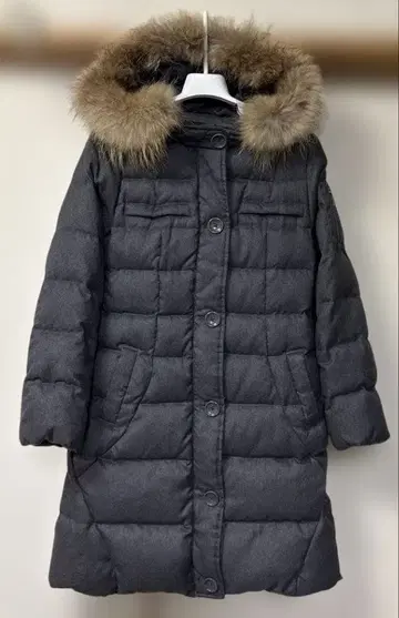 REI RISEE 다크 그레이 후드 부착 다운 자켓