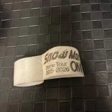 Snow Man 2025-2026 Dome Tour 낙하물