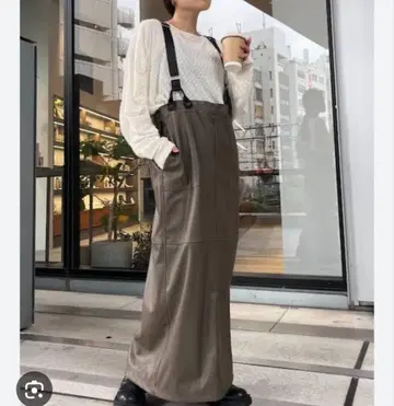 서스펜더 인조 가죽 I 라인 스커트