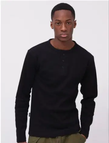 새상품급 AVIREX 서멀 헨리넥 블랙