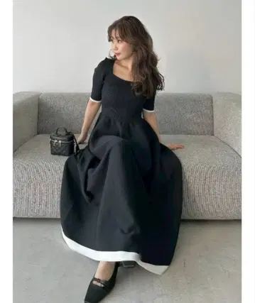 스퀘어 넥 홀 가먼트 원피스