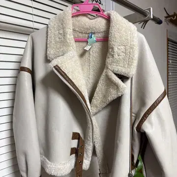 MURUA 화이트 무스탕 코트 F 사이즈