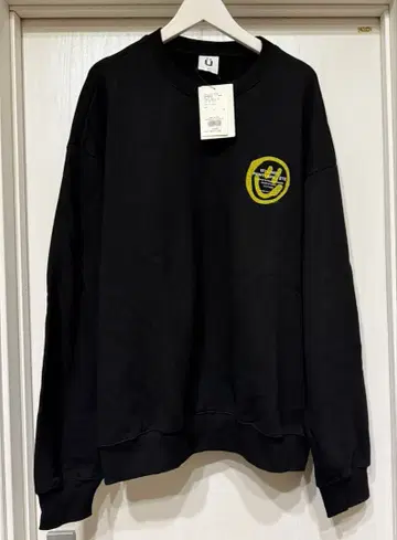 새상품 ISTKUNST 이스트쿤스트 스마일리 맨투맨 블랙 L