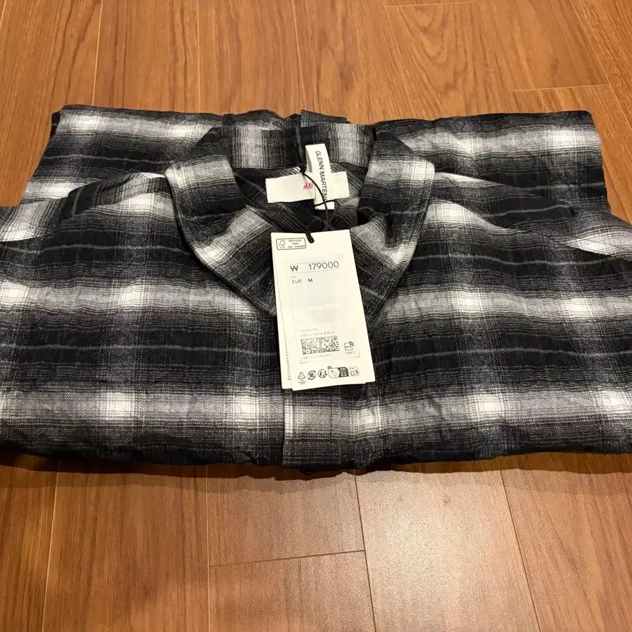 H&M | 에이치앤엠 H&M x Glenn Martens Foiled Flannel Overshirt New