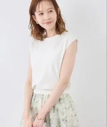 [택 포함 새상품] 로페피크닉 제로 슬리브 니트 풀오버 화이트 화이트