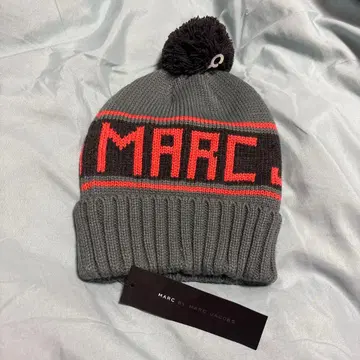 MARC BY MARC JACOBS 니트 모자 폼폼 포함