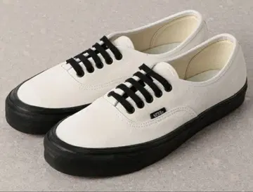 거의 새상품 VANS 애너하임 팩토리 화이트/블랙 스웨이드