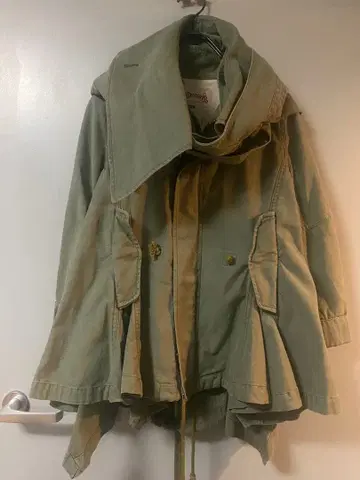 더 드레스 앤 코 밀리터리 자켓