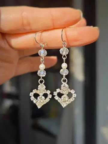 하트형 크리스탈 귀걸이