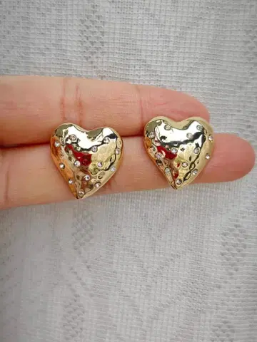 골드 하트형 귀걸이