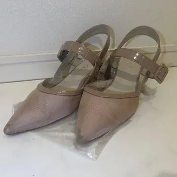 Le Talon 르탈론 포인티드 크로스백 벨트 펌프스