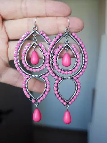 비대칭 핑크 비즈 귀걸이