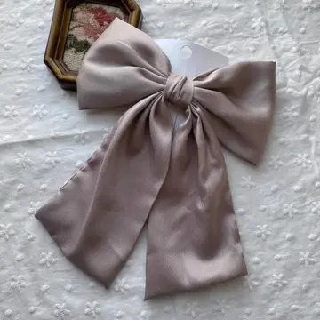 연한 핑크 새틴 리본 헤어핀