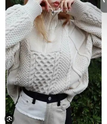 하프 지퍼 케이블 라이트 니트탑