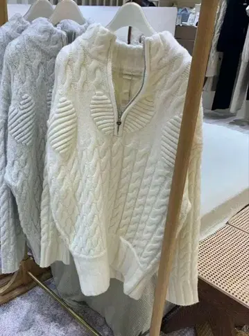 새상품 앤드마리 andmary 한정판 하트 Heart loose knit