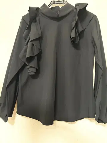 새상품 레킵 (요시에 이나바) 프릴 하이넥 긴팔 셔츠 블랙