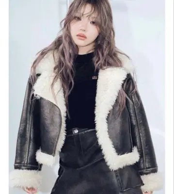 빈티지 스타일 숏 페이크 무스탕