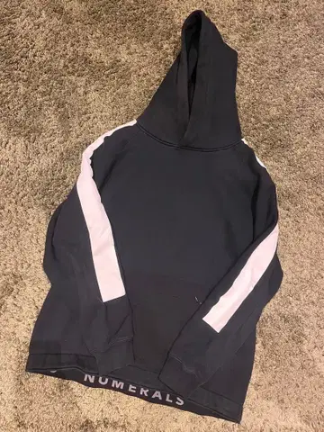 NUMERALS 후드티 블랙