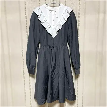 앙크루즈 | 프릴 긴팔 플레어 원피스 | 그레이 | 화이트