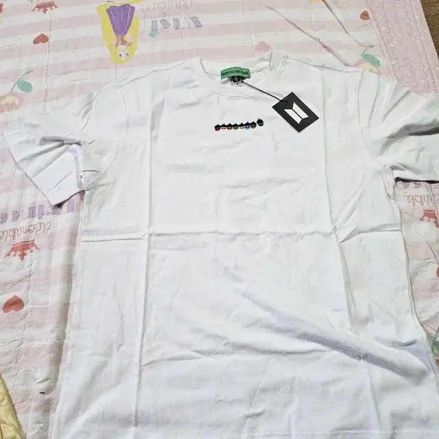 BTS ON:E 흰색 반팔 티셔츠