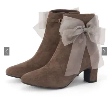 리본 포함 브라운 부티