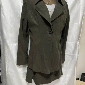 올리브 그린 스웨이드풍 셋업 11AR