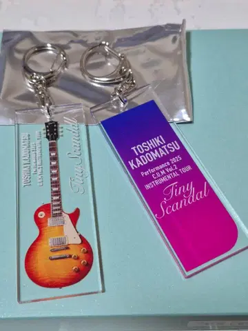 카도마츠 토시키 아크릴 키링 기타 키링 2개 세트 2