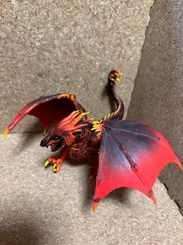 슐라이히 빨간색과 검은색 드래곤 피규어