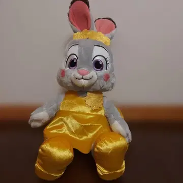 주디의 봉제 인형 옐로우 컬러 의상