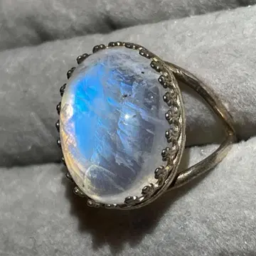 쥬벨리아 문스톤 반지