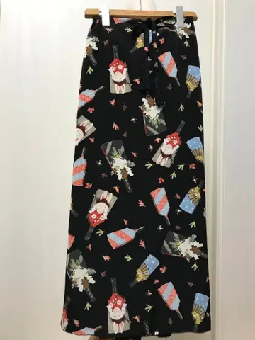 거의 미사용 원더풀 월드 하네코마 토끼 스커트 양쪽에 포켓 있음