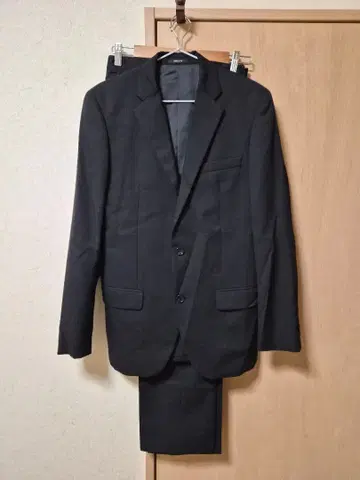 COMME CA ISM 블랙 포멀 수트