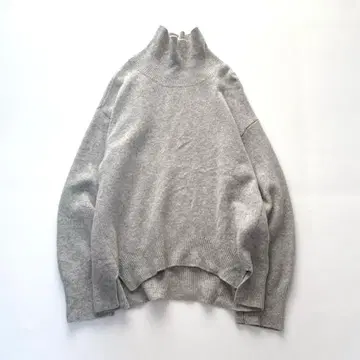 [ 새상품급 ] 알아바일 터틀넥 니트 오버 사이즈 울 100% M