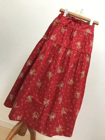 거의 미사용 원더풀 월드 장미 꽃다발 리본 스커트 빨간색 계열