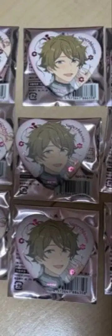 스이 캔뱃지 3개