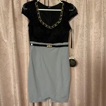 엘레강트한 블랙과 그레이의 타이트 드레스