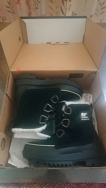 SOREL OutDry 블랙 어그 부츠 23cm