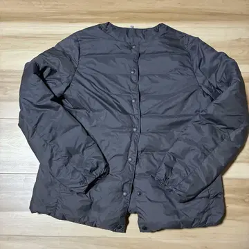 무인양품 경량 호주 다운 포켓터블 노카라 블루종 M