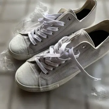 그레이 가죽 로우컷 스니커즈 밀리터리 스니커즈