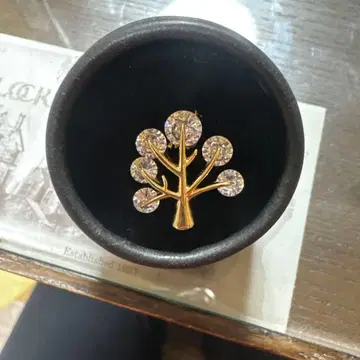 반짝이는 골드 핀 브로치 고급 트리