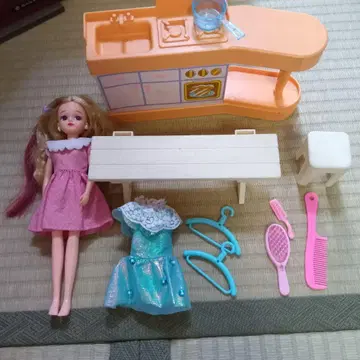 리카짱 인형과 주방 세트 벤치 등