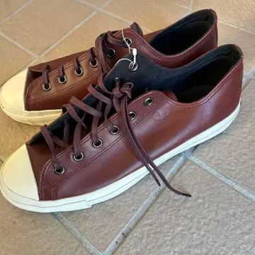 Champion 가죽 로우컷 스니커즈 브라운