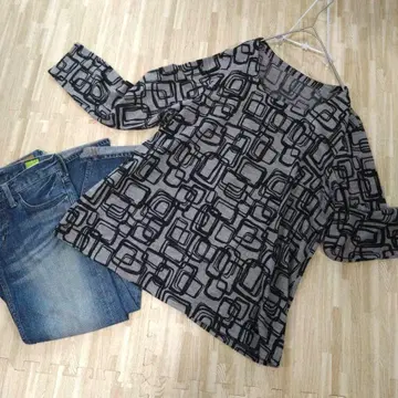 새상품급 릴리안 뷰티 기하학 패턴 그레이 상의 빅 사이즈 LL